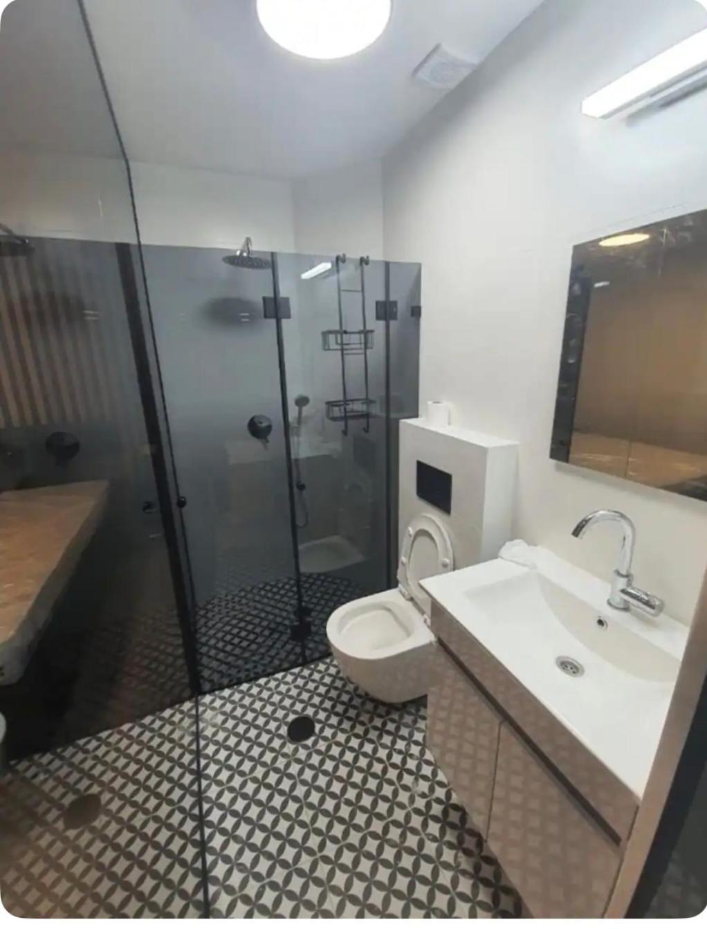 Ryo 11 דירת נופש חדשה על חוף הים נוף לים Lägenhet Bat Yam Exteriör bild